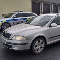 Policisté řidičům zabavili vozidla